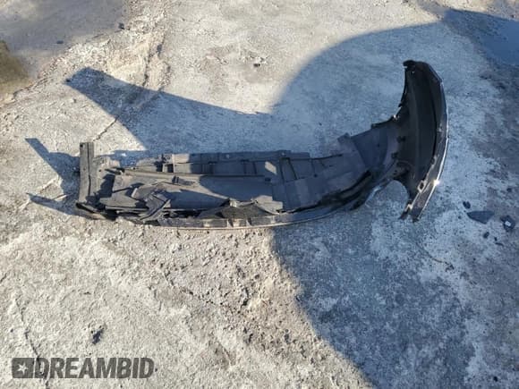 ✅ 2024 Alfa Romeo Tonale Veloce • VIN: ZASPATDW1R3055326 • Lot: 42246275. Wystawiony na Copart z przebiegiem 7 123 mil. Bezpłatny archiwum sprzedaży aukcyjnych z USA i szczegółowy raport historii pojazdu na DreamBid. Zdjęcie 13.