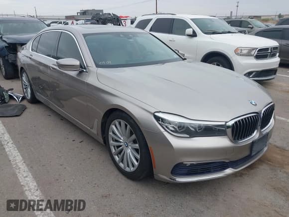 ✅ 2016 BMW 7 Series 740i • VIN: WBA7E2C53GG547605 • Лот: 43148412. Опубликован ранее на IAAI с пробегом 75 049 миль. Бесплатный доступ к архиву аукционных продаж из США и подробный отчёт об истории автомобиля на DreamBid. Изображение 1.