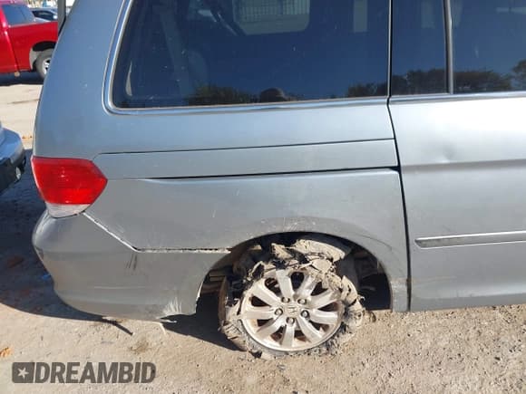 ✅ 2010 Honda Odyssey EX-L • VIN: 5FNRL3H70AB029048 • Lot: 43655420. Wystawiony na IAAI z przebiegiem 208 225 mil. Bezpłatny archiwum sprzedaży aukcyjnych z USA i szczegółowy raport historii pojazdu na DreamBid. Zdjęcie 6.