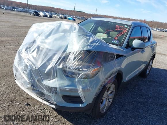✅ 2019 Volvo XC40 Momentum • VIN: YV4162XZ1K2019034 • Lot: 43591194. Listed on IAAI with 77,583 mi. Free auction sales archive from the USA and detailed vehicle history report at DreamBid. Image 2.