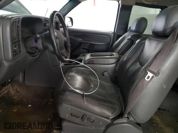 ✅ 2005 Chevrolet Silverado 1500 LS • VIN: 1GCEK19T45E274962 • Lot: 92251245. Wystawiony na Copart z przebiegiem 243 472 mil. Bezpłatny archiwum sprzedaży aukcyjnych z USA i szczegółowy raport historii pojazdu na DreamBid. Zdjęcie 7.