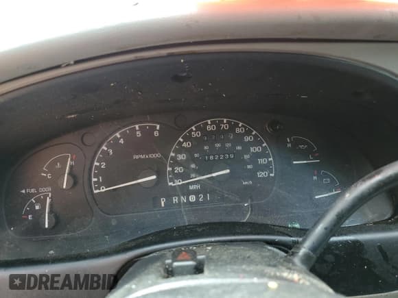 ✅ 1998 Ford Explorer XL • VIN: 1FMZU34X3WUD35920 • Lot: 57231265. Listed on Copart with 182,239 mi. Free auction sales archive from the USA and detailed vehicle history report at DreamBid. Image 9.