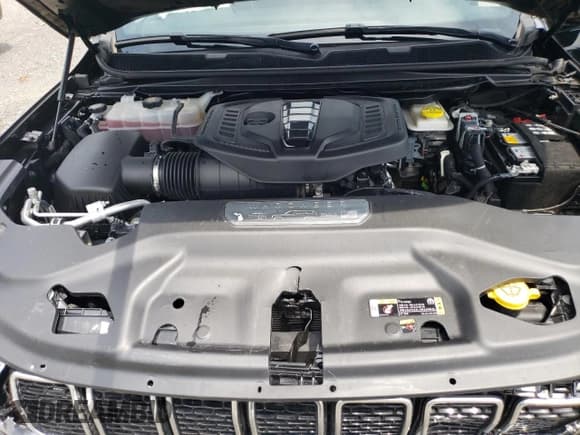 ✅ 2024 Jeep Wagoneer Series II • VIN: 1C4SJRBP5RS184258 • Lot: 64729105. Wystawiony na Copart z przebiegiem 39 384 mil. Bezpłatny archiwum sprzedaży aukcyjnych z USA i szczegółowy raport historii pojazdu na DreamBid. Zdjęcie 11.