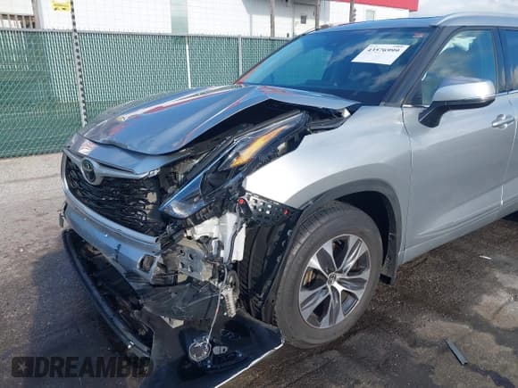 ✅ 2022 Toyota Highlander XLE • VIN: 5TDGZRBH9NS219345 • Лот: 43576999. Опубликован ранее на IAAI с пробегом 44 731 миль. Бесплатный доступ к архиву аукционных продаж из США и подробный отчёт об истории автомобиля на DreamBid. Изображение 6.