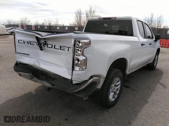 ✅ 2023 Chevrolet Silverado 1500 Work Truck • VIN: 1GCRDAED9PZ297966 • Lot: 41854997. Wystawiony na IAAI z przebiegiem 21 939 mil. Bezpłatny archiwum sprzedaży aukcyjnych z USA i szczegółowy raport historii pojazdu na DreamBid. Zdjęcie 4.