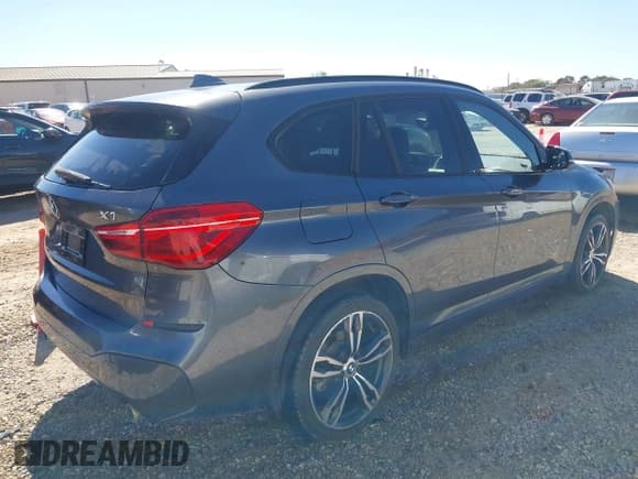 ✅ 2018 BMW X1 sDrive28i • VIN: WBXHU7C33J5H38892 • Лот: 43510586. Опубликован ранее на IAAI с пробегом 186 277 миль. Бесплатный доступ к архиву аукционных продаж из США и подробный отчёт об истории автомобиля на DreamBid. Изображение 4.