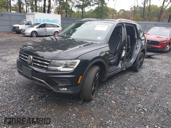 ✅ 2020 Volkswagen Tiguan SE • VIN: 3VV2B7AX6LM036737 • Лот: 43440481. Опубликован ранее на IAAI с пробегом 130 054 миль. Бесплатный доступ к архиву аукционных продаж из США и подробный отчёт об истории автомобиля на DreamBid. Изображение 2.