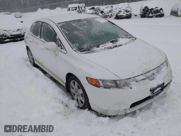 ✅ 2008 Honda Civic LX • VIN: 2HGFA16568H339354 • Лот: 43818305. Опубликован ранее на IAAI с пробегом 112 112 миль. Бесплатный доступ к архиву аукционных продаж из США и подробный отчёт об истории автомобиля на DreamBid. Изображение 1.