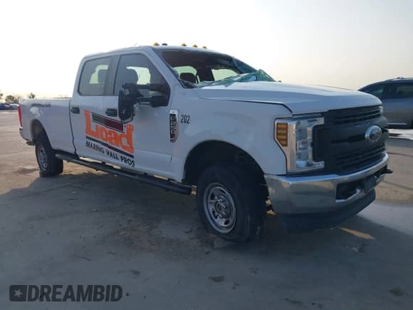 ✅ 2018 Ford F-250 XL • VIN: 1FT7W2B61JEC76881 • Lot: 41909429. Listed on IAAI with 139,316 mi. Free auction sales archive from the USA and detailed vehicle history report at DreamBid. Image 1.