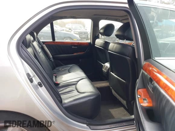 ✅ 2004 Lexus LS 430 • VIN: JTHBN36F640167443 • Lot: 43642617. Listed on IAAI with 168,188 mi. Free auction sales archive from the USA and detailed vehicle history report at DreamBid. Image 8.