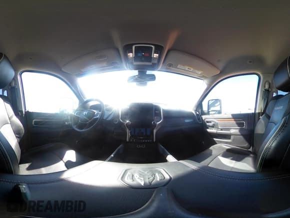 ✅ 2024 Ram 2500 Laramie • VIN: 3C6UR5FL7RG282210 • Lot: 42827990. Listed on IAAI with 18,704 mi. Free auction sales archive from the USA and detailed vehicle history report at DreamBid. Image 18.