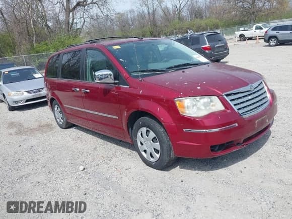 ✅ 2010 Chrysler Town & Country Limited • VIN: 2A4RR7DX2AR358067 • Lot: 42065257. Wystawiony na IAAI z przebiegiem 188 290 mil. Bezpłatny archiwum sprzedaży aukcyjnych z USA i szczegółowy raport historii pojazdu na DreamBid. Zdjęcie 1.