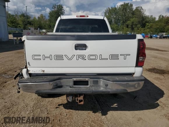 ✅ 2005 Chevrolet Silverado 2500HD Work Truck • VIN: 1GCHK23255F912309 • Lot: 81775895. Wystawiony na Copart z przebiegiem Nie podano. Bezpłatny archiwum sprzedaży aukcyjnych z USA i szczegółowy raport historii pojazdu na DreamBid. Zdjęcie 6.