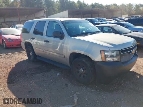 ✅ 2014 Chevrolet Tahoe Commercial • VIN: 1GNLC2E03ER216914 • Lot: 43681121. Wystawiony na IAAI z przebiegiem 186 371 mil. Bezpłatny archiwum sprzedaży aukcyjnych z USA i szczegółowy raport historii pojazdu na DreamBid. Zdjęcie 1.