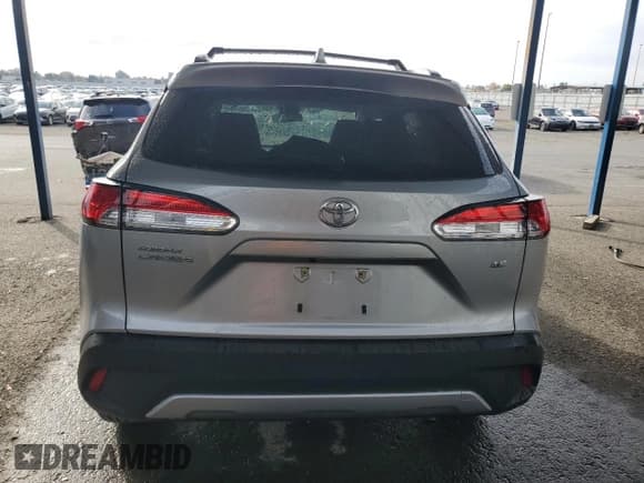 ✅ 2022 Toyota Corolla Cross LE • VIN: 7MUCAAAG7NV036483 • Lot: 92058475. Listed on Copart with 73,521 mi. Free auction sales archive from the USA and detailed vehicle history report at DreamBid. Image 6.