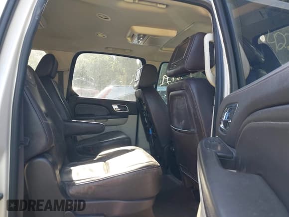 ✅ 2013 Cadillac Escalade ESV Platinum Edition • VIN: 1GYS4KEF2DR153626 • Lot: 42269429. Listed on IAAI with 252,875 mi. Free auction sales archive from the USA and detailed vehicle history report at DreamBid. Image 8.