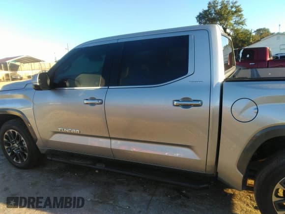 ✅ 2024 Toyota Tundra Limited • VIN: 5TFJA5AB8RX035050 • Lot: 43478784. Listed on IAAI with 22,883 mi. Free auction sales archive from the USA and detailed vehicle history report at DreamBid. Image 14.
