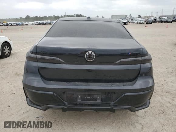 ✅ 2024 BMW 7 Series 740i xDrive • VIN: WBA33EH09RCT04507 • Lot: 50898215. Wystawiony na Copart z przebiegiem 5 888 mil. Bezpłatny archiwum sprzedaży aukcyjnych z USA i szczegółowy raport historii pojazdu na DreamBid. Zdjęcie 6.