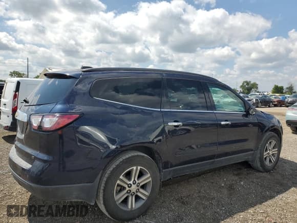 ✅ 2017 Chevrolet Traverse LT • VIN: 1GNKVHKD7HJ227837 • Lot: 67651094. Wystawiony na Copart z przebiegiem 75 827 mil. Bezpłatny archiwum sprzedaży aukcyjnych z USA i szczegółowy raport historii pojazdu na DreamBid. Zdjęcie 3.