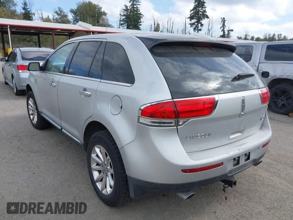 ✅ 2013 Lincoln MKX • VIN: 2LMDJ6JK8DBL23234 • Lot: 43323740. Wystawiony na IAAI z przebiegiem 166 071 mil. Bezpłatny archiwum sprzedaży aukcyjnych z USA i szczegółowy raport historii pojazdu na DreamBid. Zdjęcie 3.