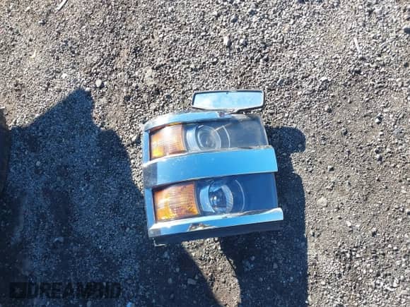 2015 Chevrolet Silverado 2500HD LT z VIN 1GC1KVE85FF136771, wystawiony jako IAAI lot #43478483 z przebiegiem 142 142 mil mil oraz . Historia ofert i sprzedaży dostępna na DreamBid. Obrazek 12.