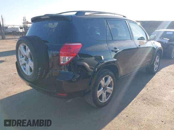 ✅ 2007 Toyota RAV4 Sport • VIN: JTMZK32V976009928 • Lot: 42783872. Listed on IAAI with 211,480 mi. Free auction sales archive from the USA and detailed vehicle history report at DreamBid. Image 4.