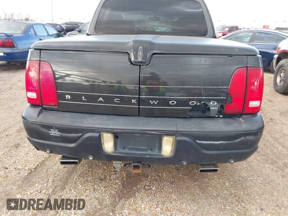 ✅ 2002 Lincoln Blackwood • VIN: 5LTEW05A02KJ01579 • Lot: 41408693. Listed on IAAI with Not provided. Free auction sales archive from the USA and detailed vehicle history report at DreamBid. Image 6.