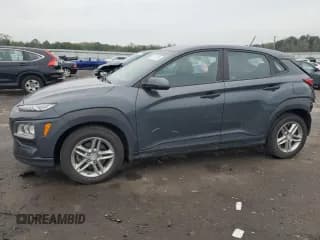 ✅ 2020 Hyundai Kona SE • VIN: KM8K1CAA8LU586129 • Лот: 82136235. Опубликован ранее на Copart с пробегом 90 517 миль. Бесплатный доступ к архиву аукционных продаж из США и подробный отчёт об истории автомобиля на DreamBid. Изображение 1.