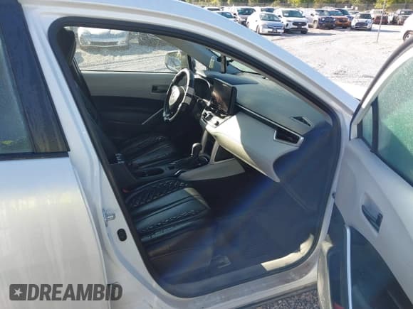 ✅ 2023 Toyota Corolla Cross L • VIN: 7MUAAABG7PV044978 • Lot: 43084722. Listed on IAAI with 1,813 mi. Free auction sales archive from the USA and detailed vehicle history report at DreamBid. Image 5.