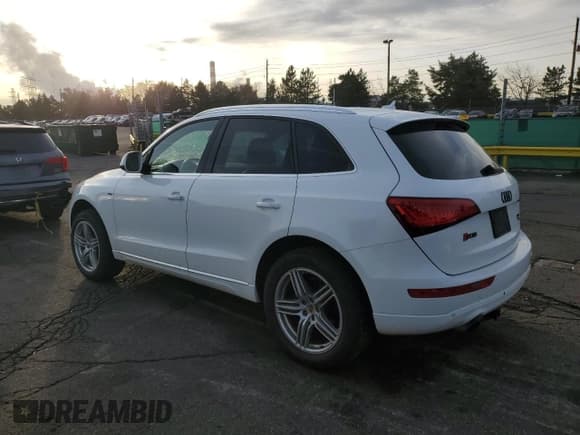 ✅ 2014 Audi Q5 Premium Plus • VIN: WA1LFAFP8EA093108 • Лот: 91131075. Опубликован ранее на Copart с пробегом 147 663 миль. Бесплатный доступ к архиву аукционных продаж из США и подробный отчёт об истории автомобиля на DreamBid. Изображение 2.