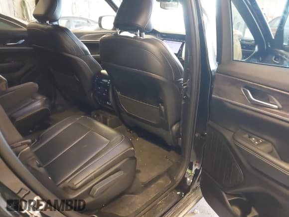 ✅ 2024 Jeep Grand Cherokee Limited • VIN: 1C4RJKBG8R8597049 • Лот: 43113425. Опубликован ранее на IAAI с пробегом 11 876 миль. Бесплатный доступ к архиву аукционных продаж из США и подробный отчёт об истории автомобиля на DreamBid. Изображение 8.