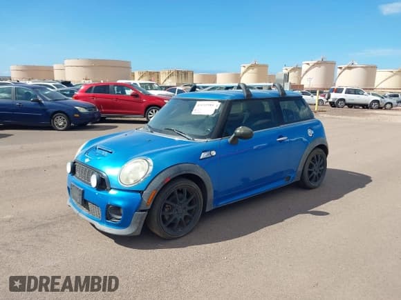 ✅ 2008 MINI Hardtop S • VIN: WMWMF73518TT86953 • Лот: 43111985. Опубликован ранее на IAAI с пробегом 107 513 миль. Бесплатный доступ к архиву аукционных продаж из США и подробный отчёт об истории автомобиля на DreamBid. Изображение 2.