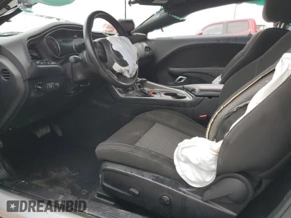 ✅ 2022 Dodge Challenger SXT • VIN: 2C3CDZAG2NH199867 • Lot: 80801653. Wystawiony na Copart z przebiegiem Nie podano. Bezpłatny archiwum sprzedaży aukcyjnych z USA i szczegółowy raport historii pojazdu na DreamBid. Zdjęcie 7.