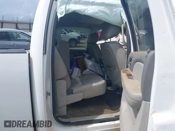 ✅ 2011 Chevrolet Silverado 2500HD LTZ • VIN: 1GC1KYE83BF190971 • Lot: 42695121. Listed on IAAI with Not provided. Free auction sales archive from the USA and detailed vehicle history report at DreamBid. Image 8.