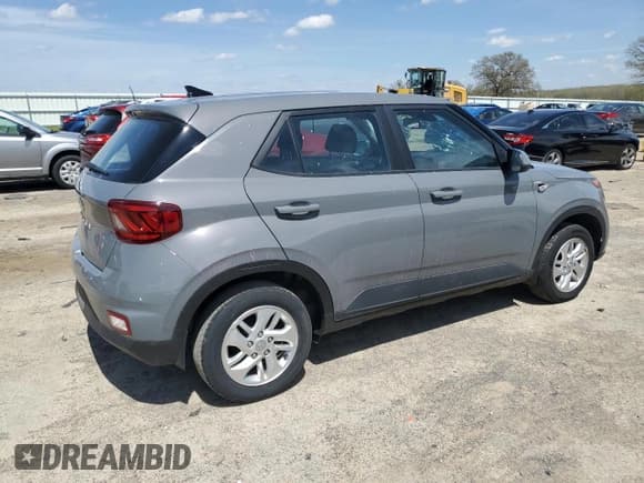 ✅ 2022 Hyundai Venue SE • VIN: KMHRB8A38NU176847 • Lot: 55209065. Listed on Copart with 50,975 mi. Free auction sales archive from the USA and detailed vehicle history report at DreamBid. Image 3.