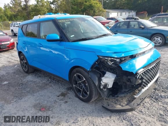 ✅ 2023 Kia Soul EX • VIN: KNDJ33AU1P7194330 • Lot: 43285817. Wystawiony na IAAI z przebiegiem 64 170 mil. Bezpłatny archiwum sprzedaży aukcyjnych z USA i szczegółowy raport historii pojazdu na DreamBid. Zdjęcie 1.