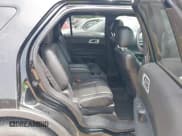 ✅ 2011 Ford Explorer Limited • VIN: 1FMHK8F84BGA91353 • Lot: 42382063. Wystawiony na IAAI z przebiegiem 214 049 mil. Bezpłatny archiwum sprzedaży aukcyjnych z USA i szczegółowy raport historii pojazdu na DreamBid. Zdjęcie 8.