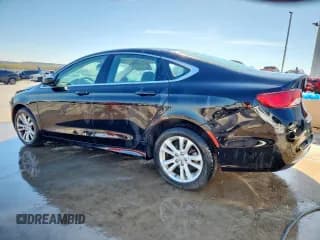 ✅ 2015 Chrysler 200 Limited • VIN: 1C3CCCAB6FN574821 • Лот: 91086285. Опубликован ранее на Copart с пробегом 127 370 миль. Бесплатный доступ к архиву аукционных продаж из США и подробный отчёт об истории автомобиля на DreamBid. Изображение 2.