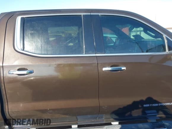 ✅ 2019 GMC Sierra 1500 SLT • VIN: 1GTU9DED8KZ175458 • Lot: 43456572. Listed on IAAI with 151,391 mi. Free auction sales archive from the USA and detailed vehicle history report at DreamBid. Image 13.