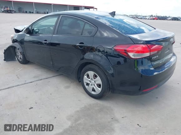 ✅ 2017 Kia Forte LX • VIN: 3KPFK4A72HE083618 • Lot: 43401471. Wystawiony na IAAI z przebiegiem 48 599 mil. Bezpłatny archiwum sprzedaży aukcyjnych z USA i szczegółowy raport historii pojazdu na DreamBid. Zdjęcie 3.