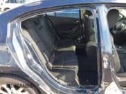 ✅ 2017 Mazda 3 Sport • VIN: JM1BN1U72H1143674 • Lot: 43449287. Wystawiony na IAAI z przebiegiem 95 941 mil. Bezpłatny archiwum sprzedaży aukcyjnych z USA i szczegółowy raport historii pojazdu na DreamBid. Zdjęcie 8.