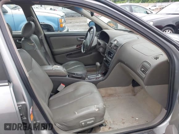 ✅ 2001 Infiniti I30 Luxury • VIN: JNKCA31A91T035878 • Lot: 42615867. Listed on IAAI with 231,434 mi. Free auction sales archive from the USA and detailed vehicle history report at DreamBid. Image 5.