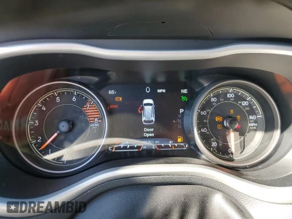 ✅ 2018 Jeep Cherokee Trailhawk • VIN: 1C4PJMBX5JD619698 • Lot: 71084615. Listed on Copart with 66,961 mi. Free auction sales archive from the USA and detailed vehicle history report at DreamBid. Image 9.