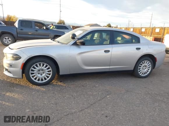 ✅ 2019 Dodge Charger Police • VIN: 2C3CDXKT2KH647911 • Lot: 43662586. Wystawiony na IAAI z przebiegiem 97 696 mil. Bezpłatny archiwum sprzedaży aukcyjnych z USA i szczegółowy raport historii pojazdu na DreamBid. Zdjęcie 14.