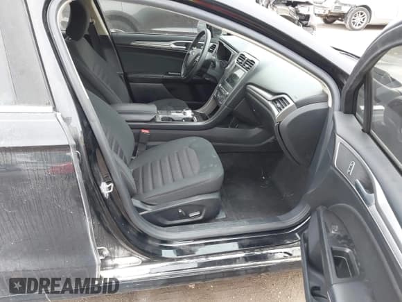 ✅ 2017 Ford Fusion SE • VIN: 3FA6P0H75HR372779 • Lot: 43648281. Listed on IAAI with 84,781 mi. Free auction sales archive from the USA and detailed vehicle history report at DreamBid. Image 5.