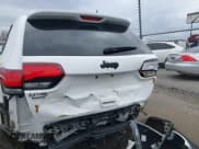 ✅ 2017 Jeep Grand Cherokee Altitude • VIN: 1C4RJEAG2HC957205 • Lot: 38118638. Wystawiony na IAAI z przebiegiem 46 446 mil. Bezpłatny archiwum sprzedaży aukcyjnych z USA i szczegółowy raport historii pojazdu na DreamBid. Zdjęcie 17.