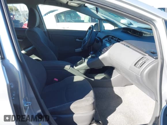 ✅ 2011 Toyota Prius III • VIN: JTDKN3DU5B1475133 • Lot: 43545211. Wystawiony na IAAI z przebiegiem 208 206 mil. Bezpłatny archiwum sprzedaży aukcyjnych z USA i szczegółowy raport historii pojazdu na DreamBid. Zdjęcie 5.