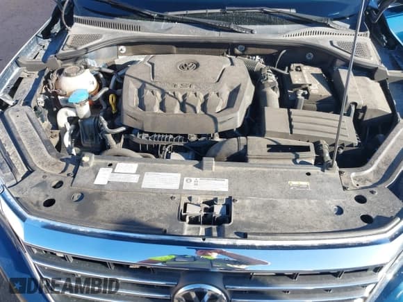 ✅ 2020 Volkswagen Passat SE • VIN: 1VWWA7A39LC018778 • Lot: 43352028. Wystawiony na IAAI z przebiegiem 73 481 mil. Bezpłatny archiwum sprzedaży aukcyjnych z USA i szczegółowy raport historii pojazdu na DreamBid. Zdjęcie 10.