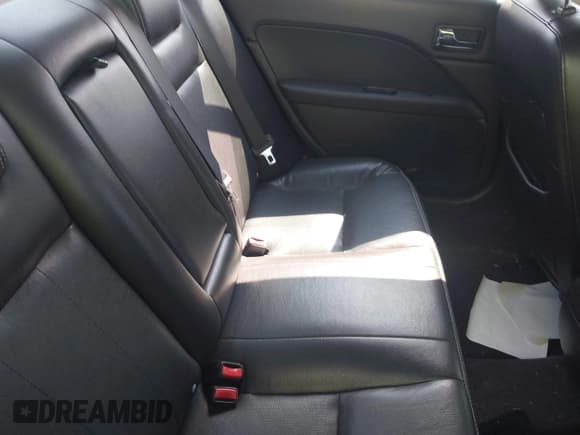 ✅ 2008 Mercury Milan Premier • VIN: 3MEHM08Z38R605067 • Lot: 42830106. Wystawiony na IAAI z przebiegiem 136 898 mil. Bezpłatny archiwum sprzedaży aukcyjnych z USA i szczegółowy raport historii pojazdu na DreamBid. Zdjęcie 8.