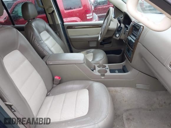 ✅ 2004 Ford Explorer Eddie Bauer • VIN: 1FMDU74W64UA78578 • Lot: 41844846. Wystawiony na IAAI z przebiegiem 245 405 mil. Bezpłatny archiwum sprzedaży aukcyjnych z USA i szczegółowy raport historii pojazdu na DreamBid. Zdjęcie 5.